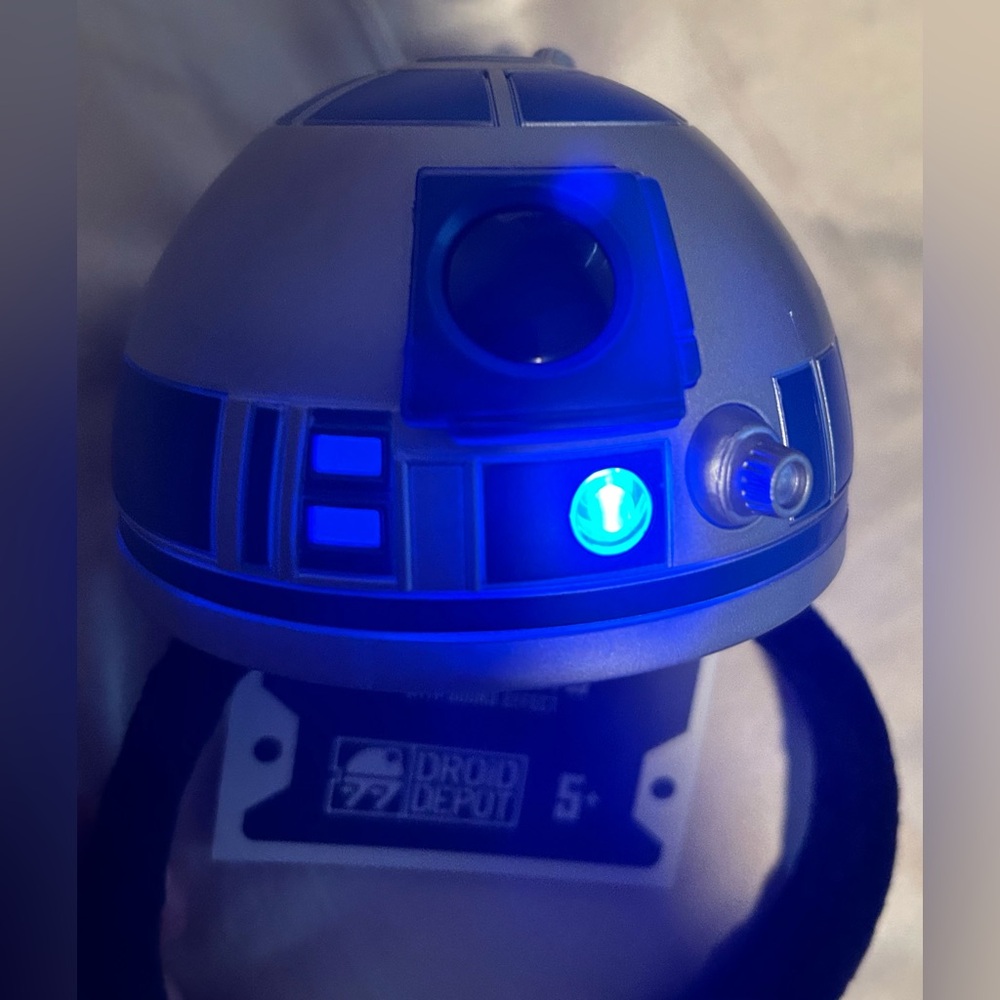 Brand New Disney exclusive R2-D2 Light-Up Headband Star Wars Galaxy's Edge